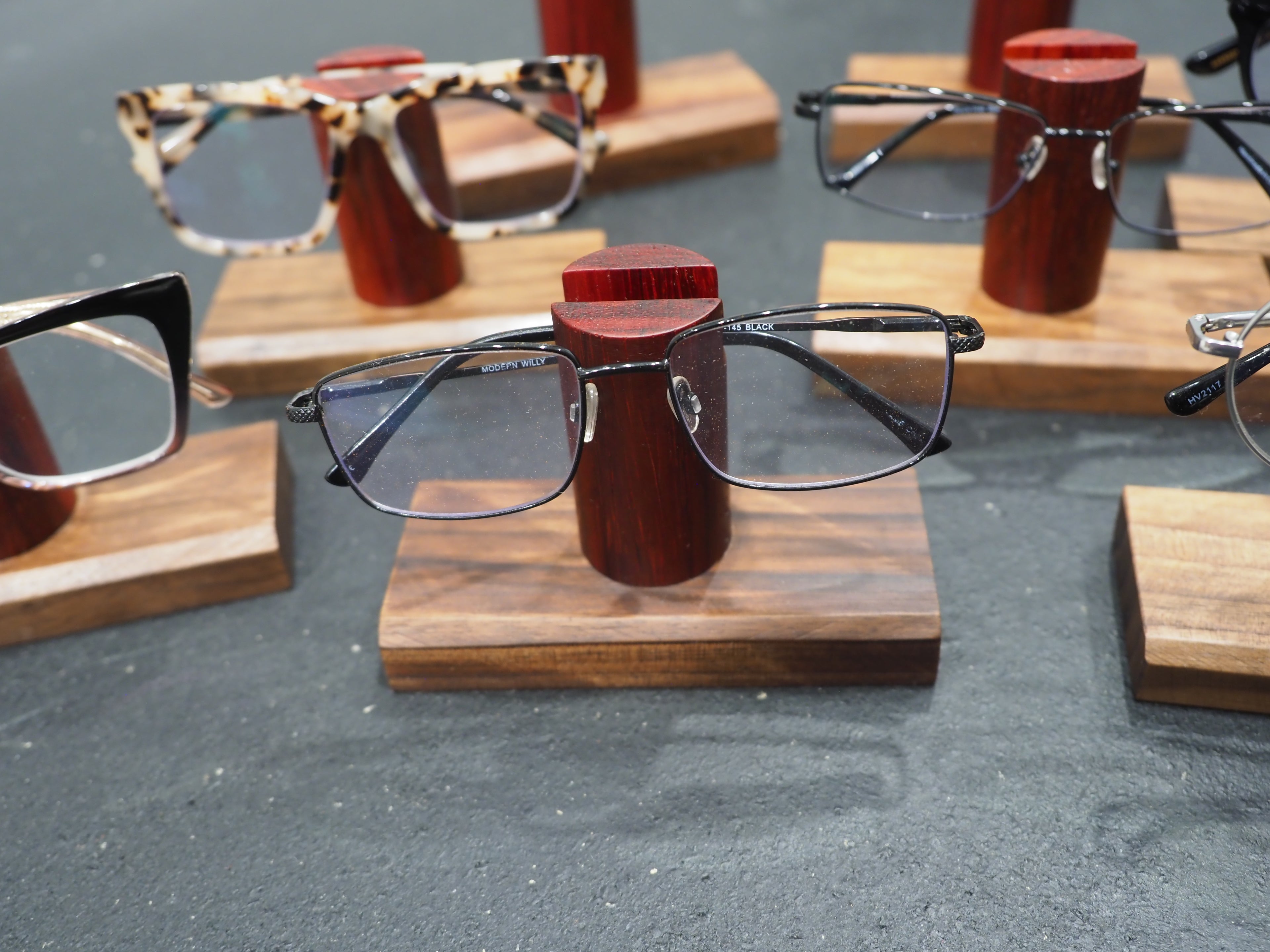 Glasses Holder Red & Dark