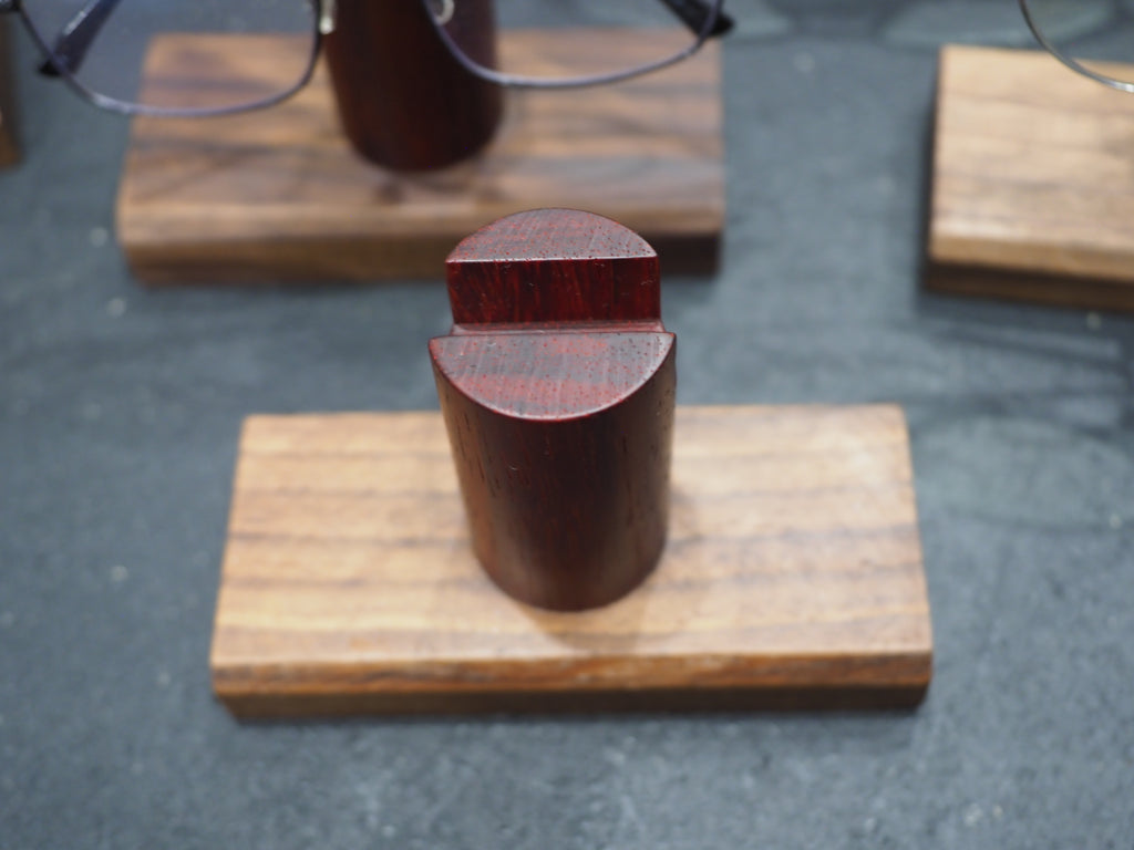 Glasses Holder Red & Dark